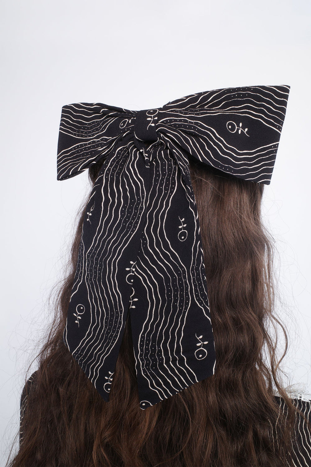 Berry Crepe Bow Hair Clip - Anna Sui Online