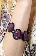 Carved Rose Black Bracelet - Dusty Rose - Anna Sui Online