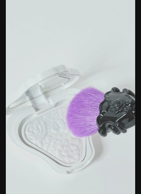 Limited Edition: Anna Sui Snow Dream Makeup Collection - Anna Sui US