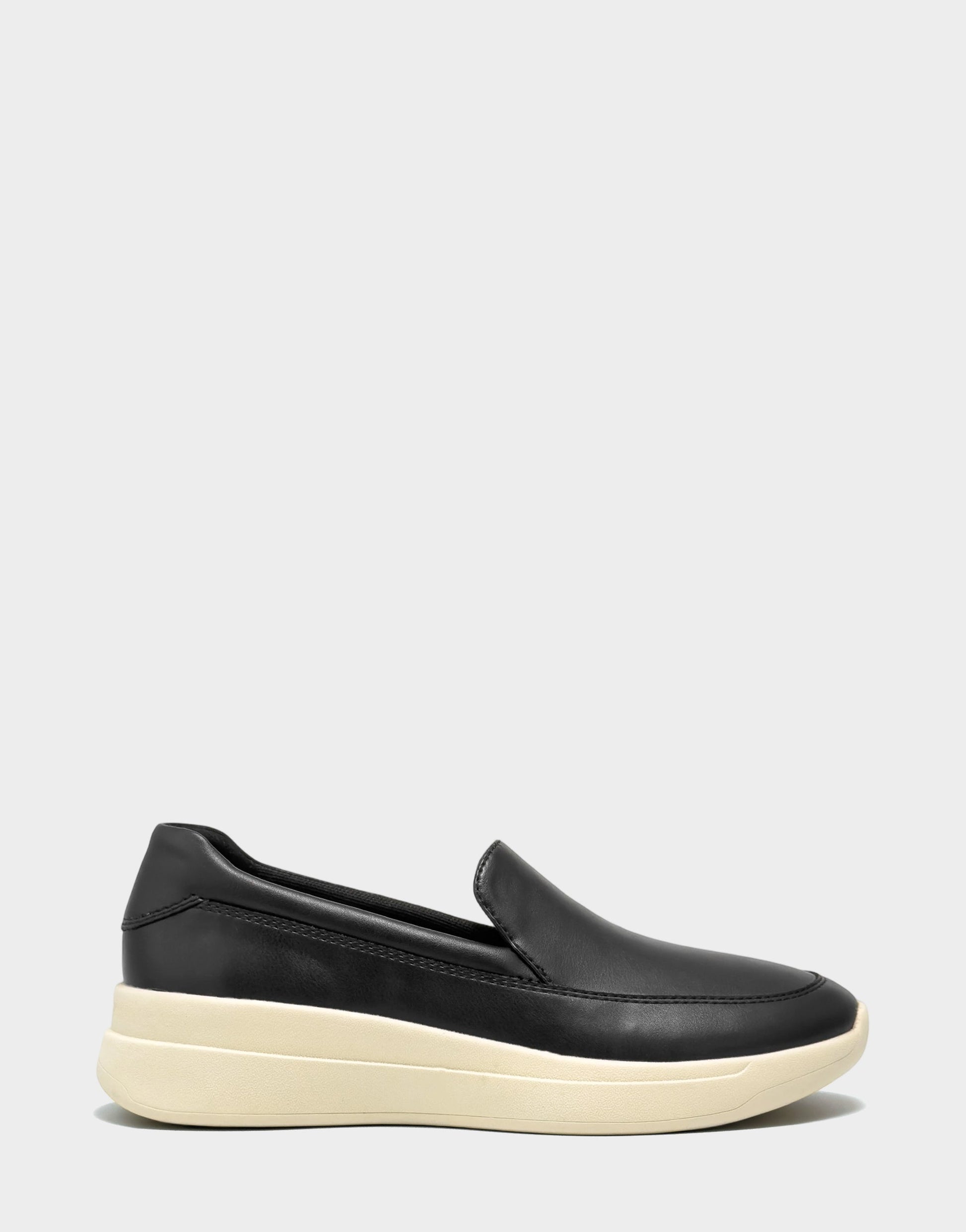 Aerosoles Casual Loafer in Black