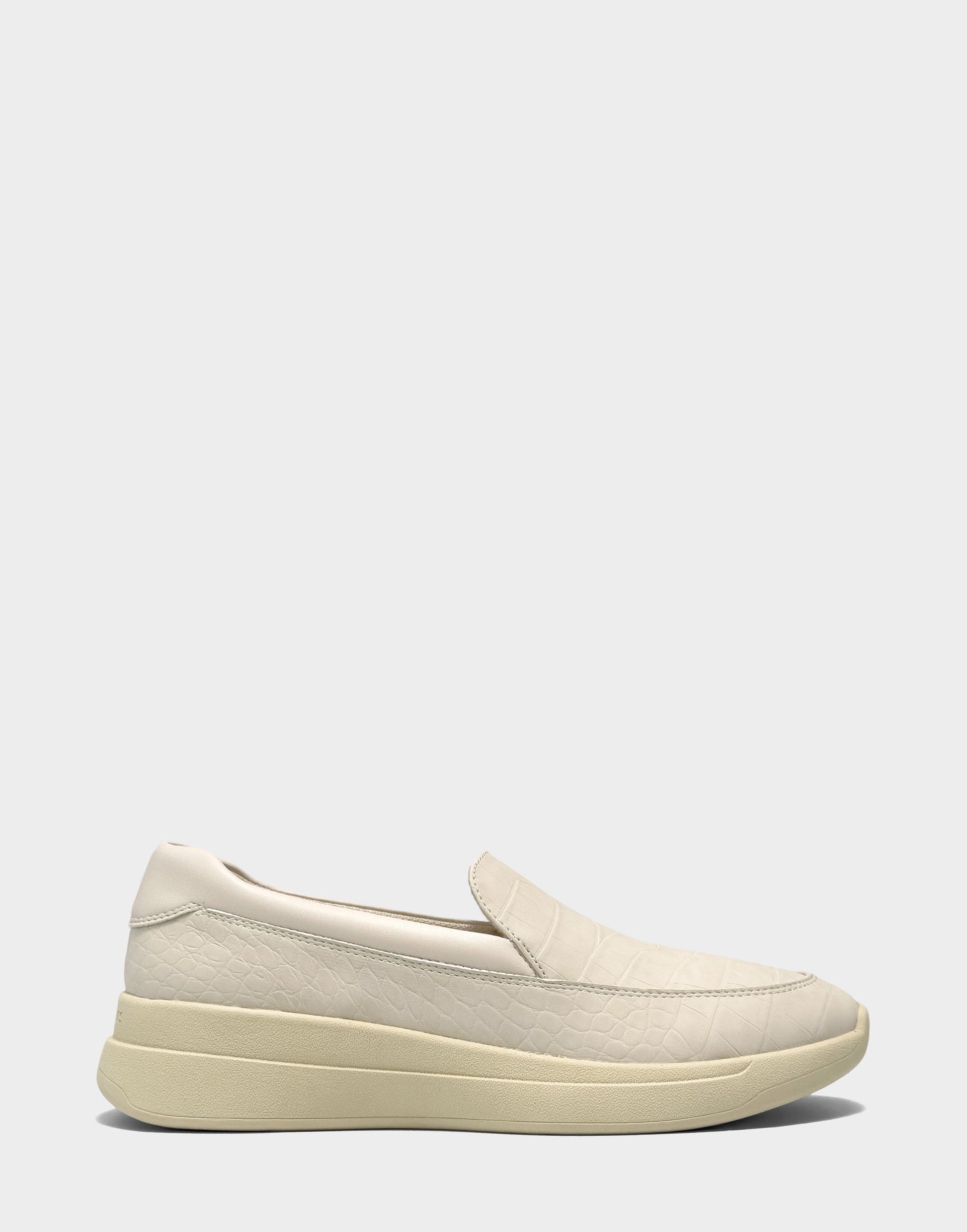 Aerosoles Casual Loafer in Cream Croc