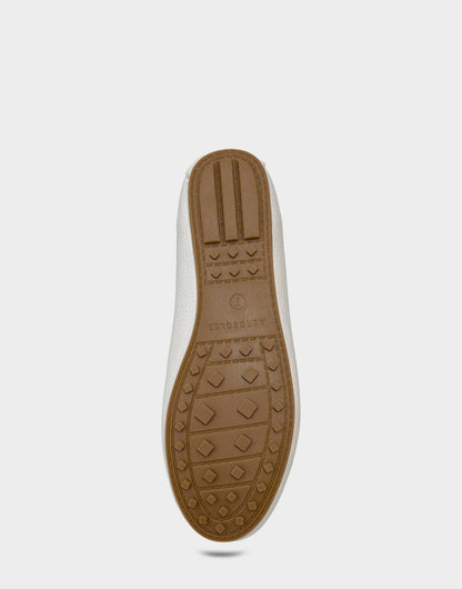 Aerosoles Casual Loafer in White