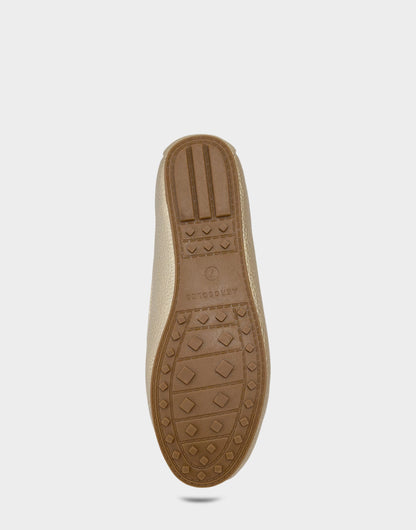 Aerosoles Casual Loafer in Gold