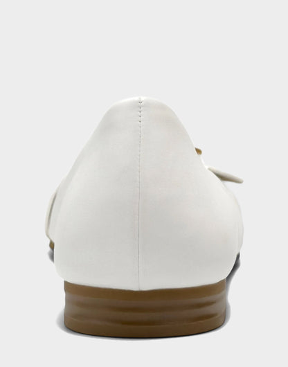 Aerosoles Casual Flat in White