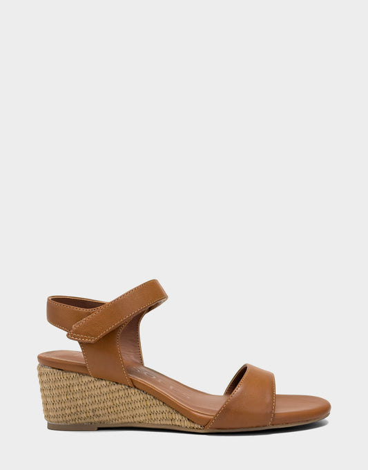 Aerosoles Wedge Sandal in Tan