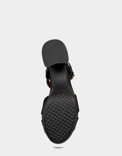Aerosoles Crisscross Platform Sandal in Black