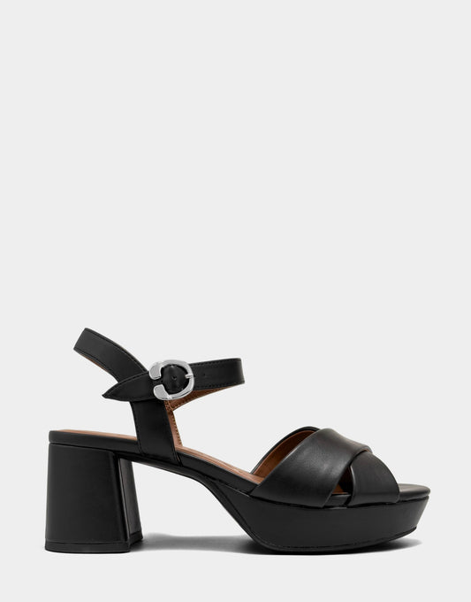 Aerosoles Sandal in Black