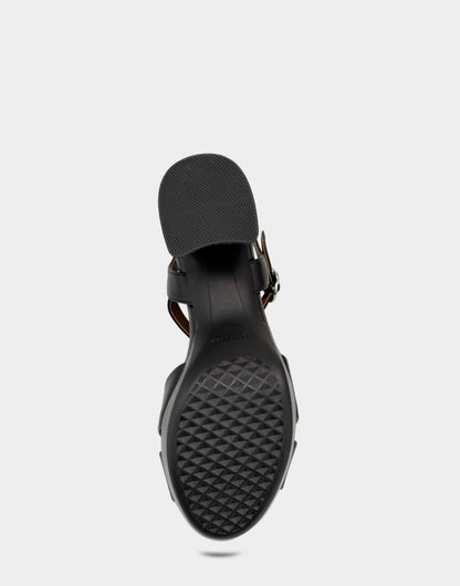 Aerosoles Sandal in Black