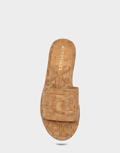 Aerosoles Flat Sandal in Natural