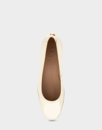 Aerosoles Wedge Heels in Soft Gold