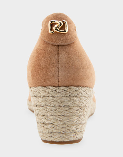 Aerosoles Wedge Heels in Tan