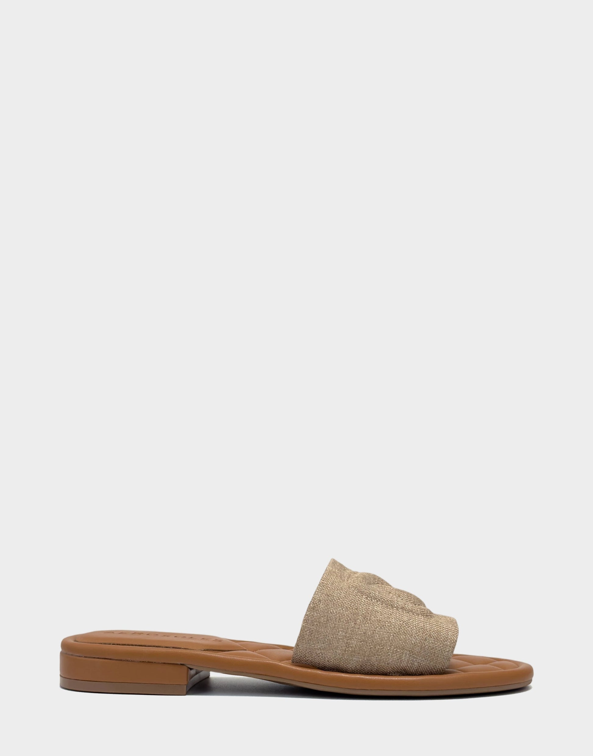 Aerosoles Flat Sandal in Natural
