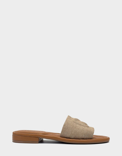 Aerosoles Flat Sandal in Natural
