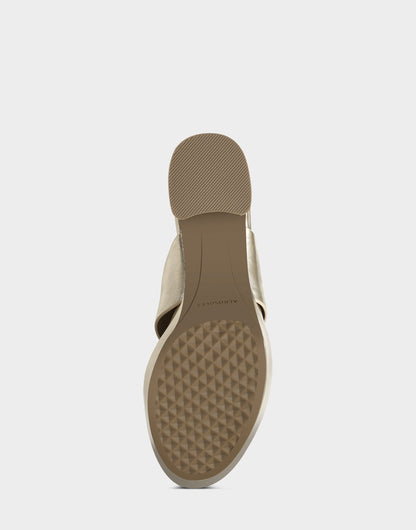 Aerosoles Platform Sandal in Gold Metallic