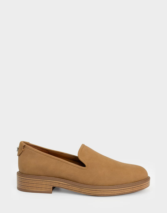 Aerosoles Tailored Loafer In Tan