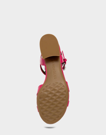 Aerosoles Low Heeled Sandal in Pink Faux Patent