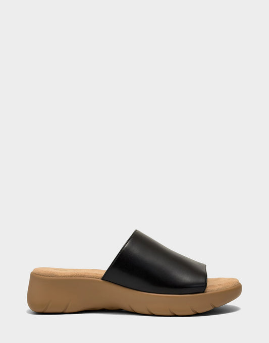 Aerosoles Sandal in Black