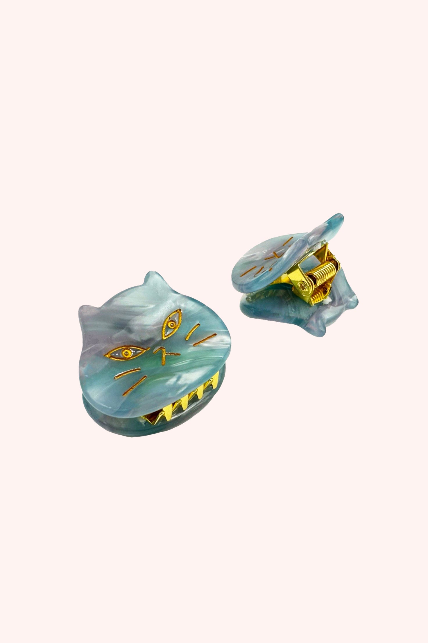 The Cat's Meow Jaw Clip Pair Sky Blue - Anna Sui Online