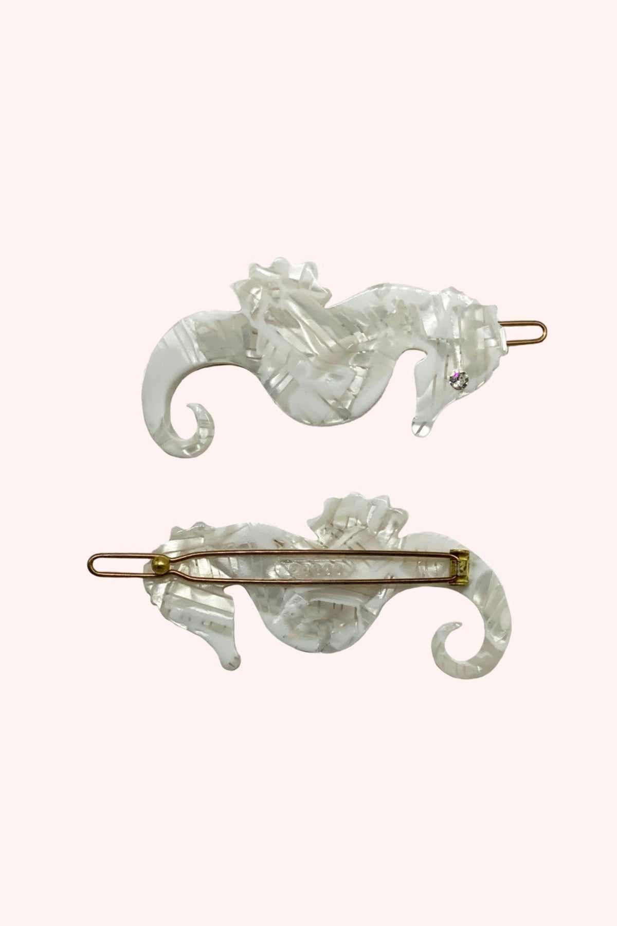 Sweet Seahorse Hair Pin Pearly White - Anna Sui Online
