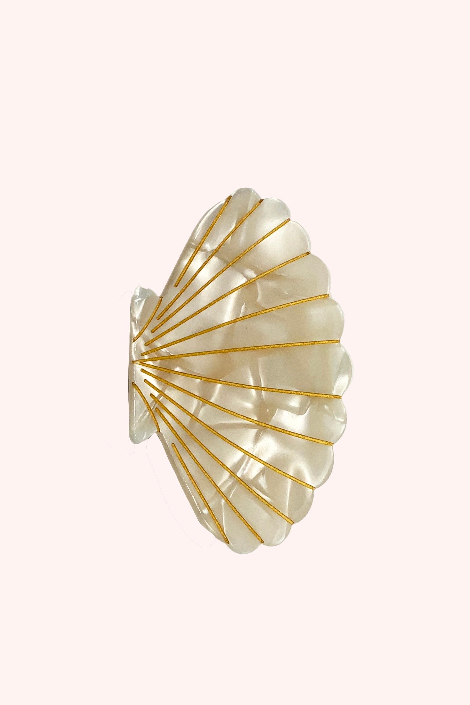 Large Ivory Pastel Sea Shell Jaw Clip - Anna Sui Outlet